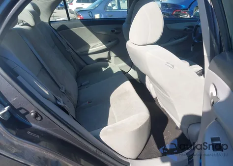 2011 Toyota Corolla Le z USA, uszkodzony, nr VIN 2T1BU4EE4BC574800